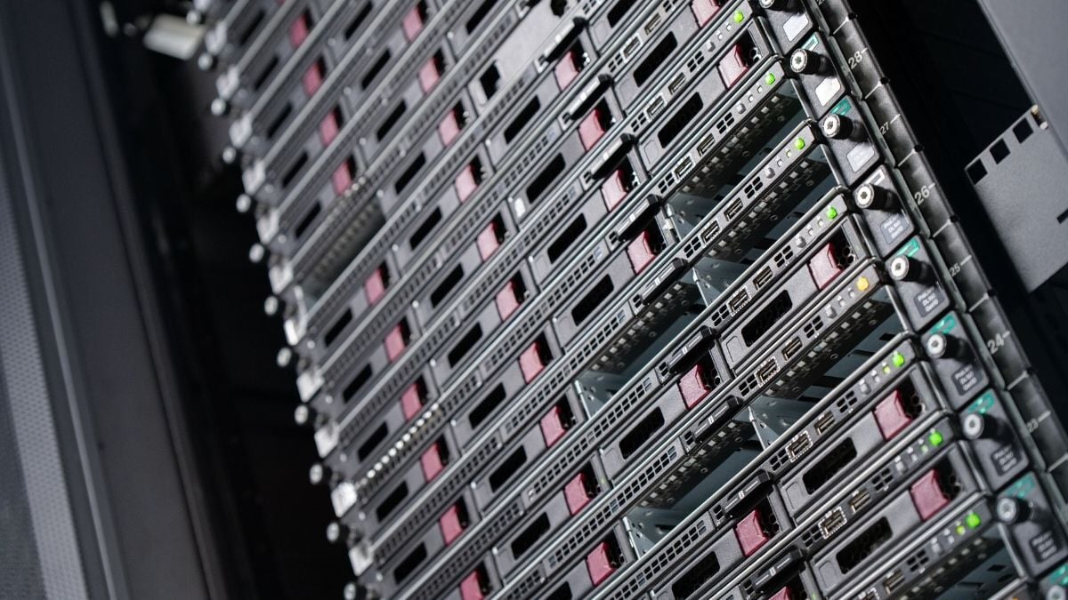 enterprise-grade-dedicated-server-racks