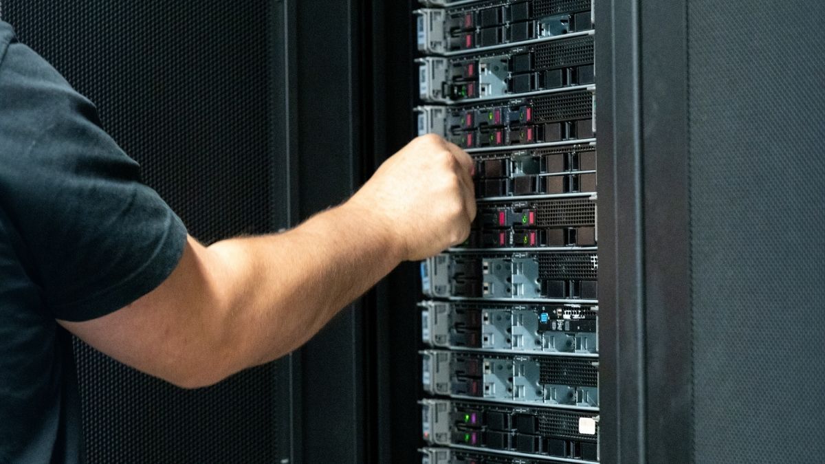 NovoServe managing dedicated servers