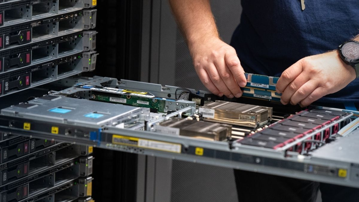 Server engineer provisioning a dedicated server